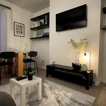 Modern And Luxurious 2 Bed Flat In Central Fulham Londra Esterno foto