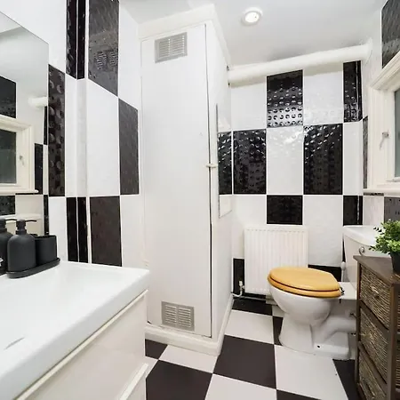 Modern And Luxurious 2 Bed Flat In Central Fulham Londra Esterno foto